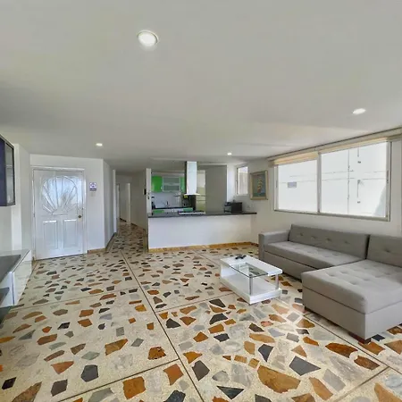 Apartment Amplio En Laguito Cerca A La Playa Por Parceros Group